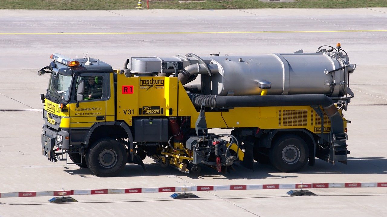 cleaning-vehicle-2293615_1280