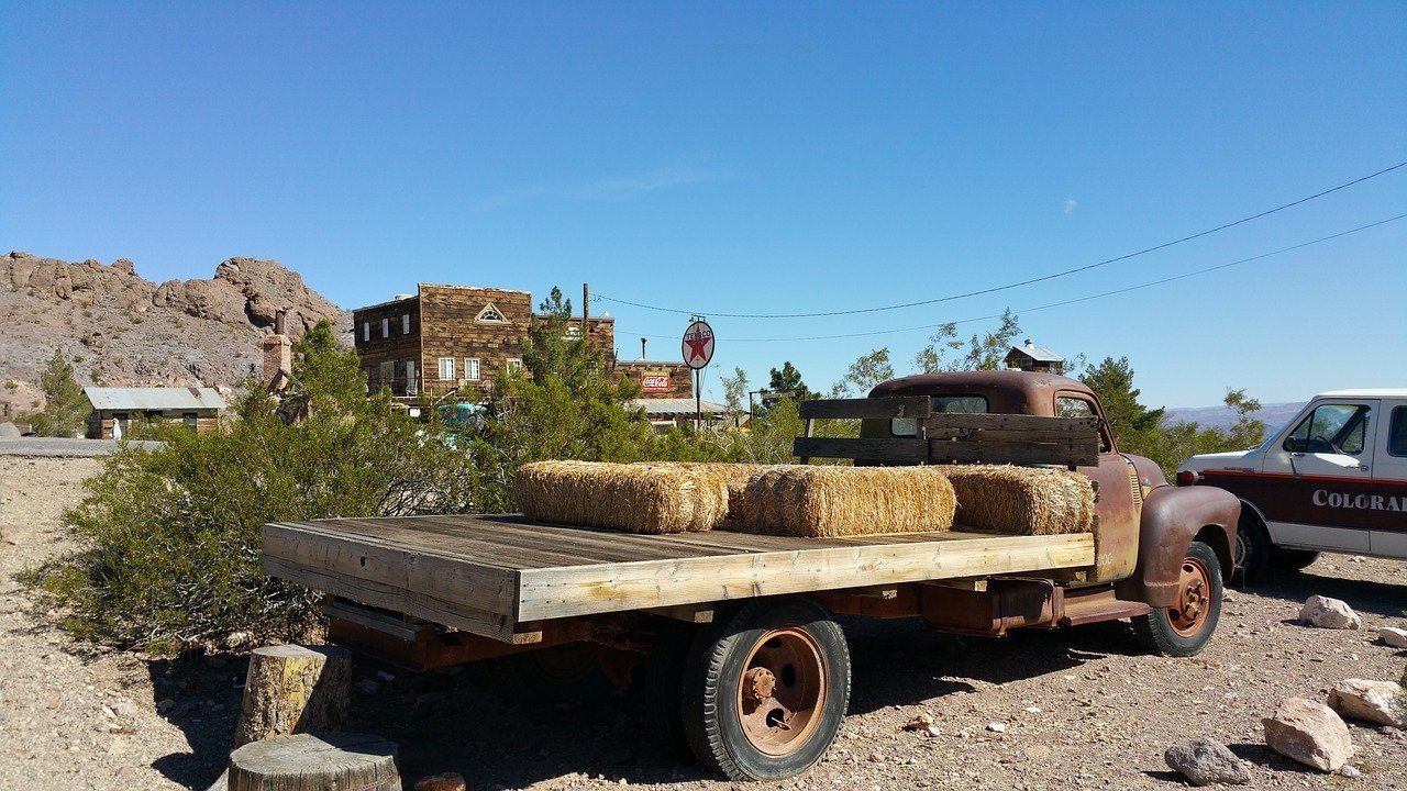 flatbed-truck-with-rust-193867_1280